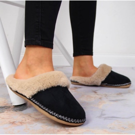 Zapatillas de estar por casa mujer Cloxx negras con pelo negro 4