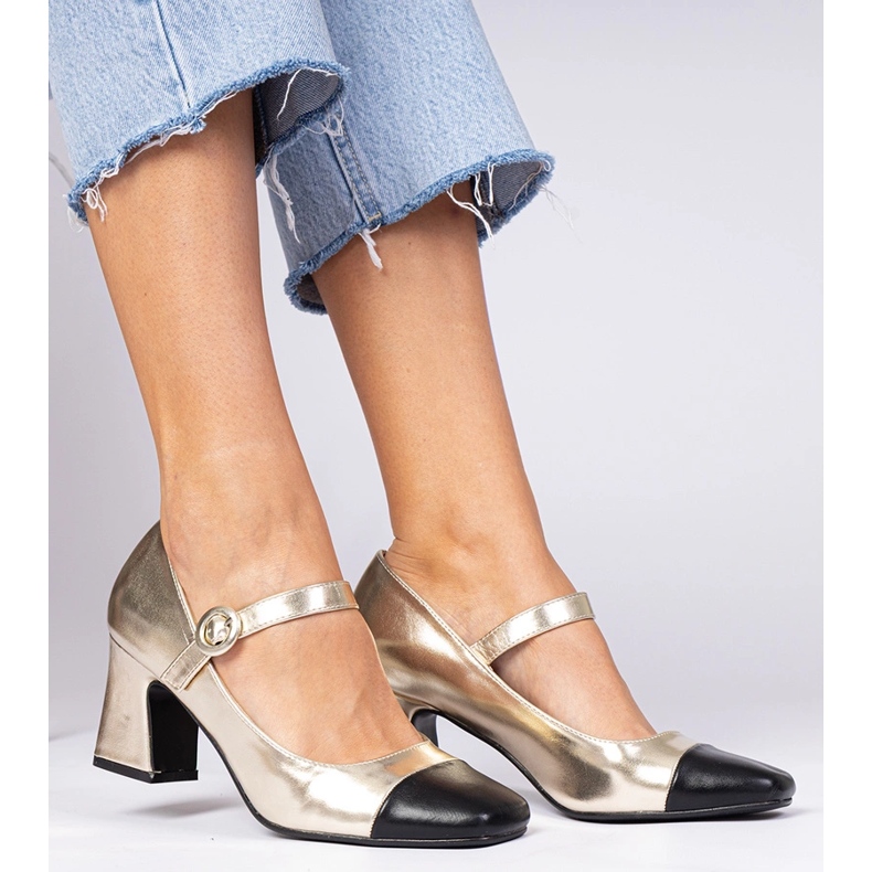 Bombas de mujer doradas con nariz negra dorado 2 Bombas de mujer doradas con nariz negra dorado 2