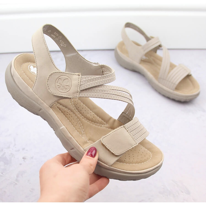 Sandalias de mujer cómodas con velcro y elásticos beige Rieker 64870-62 1