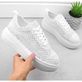 Zapatos de mujer blancos con cordones y plataforma T.Sokolski W503 2