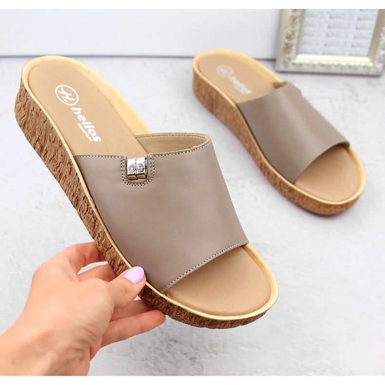 Zapatillas capuchino mujer cómodas de piel Helios 130.42 beige 1