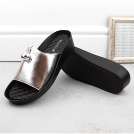 Chanclas de mujer plata metalizada Sabatina 2318-1 4