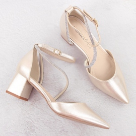 Sandalias de mujer con punta y circonitas color dorado Sabatina 2