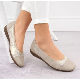 Ballerinas de cuero para mujeres con circonitos cómodos de oro/beige Rieker L9353-62 10