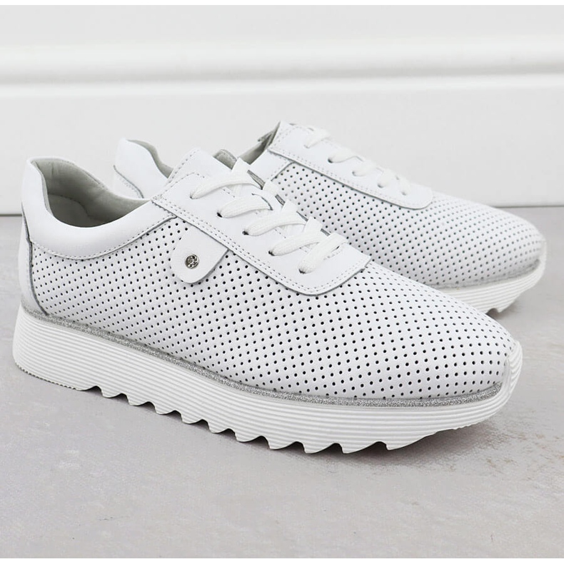 S.Barski Zapatos de cuero para mujeres en la plataforma de Openwork Białe S. Barski LR51-629 blanco 2
