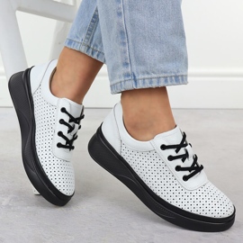 Zapatos de cuero a mano para mujeres en la plataforma White Vinceza 79506 blanco 4