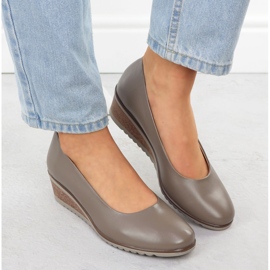 Vinceza Bombas para mujeres. beige 6