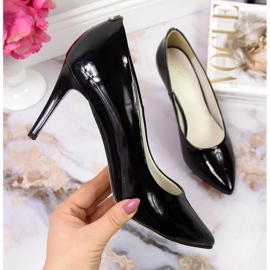 Zapatos de salón en un stiletto lacado negro W Juma 15