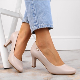 Zapatos de tacón beige de Sergio Leone 2