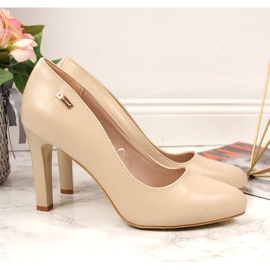 Zapatos de salón mate nude en la publicación de Sergio Leone beige 5