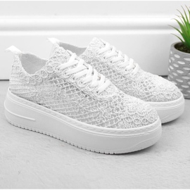 Zapatos de mujer blancos con cordones y plataforma T.Sokolski W503 3
