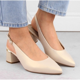 Sandalias elegantes de mujer con puntera completa y perlas beige Sergio Leone SK175 4