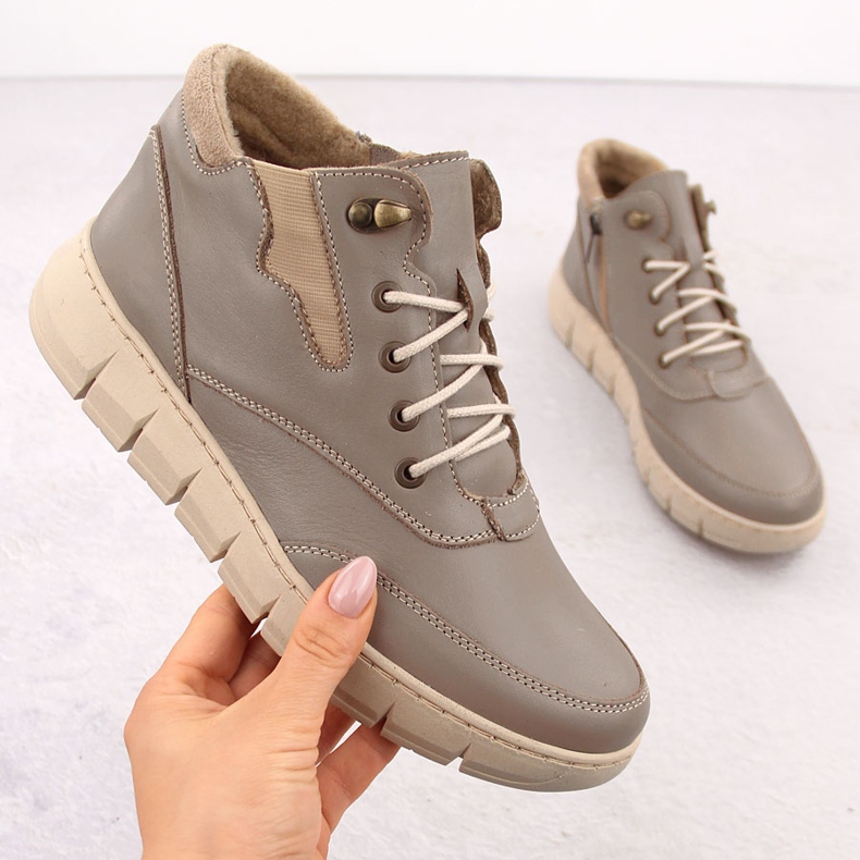 Botas capuchino de piel para mujer con plataforma Helios 561 beige 2