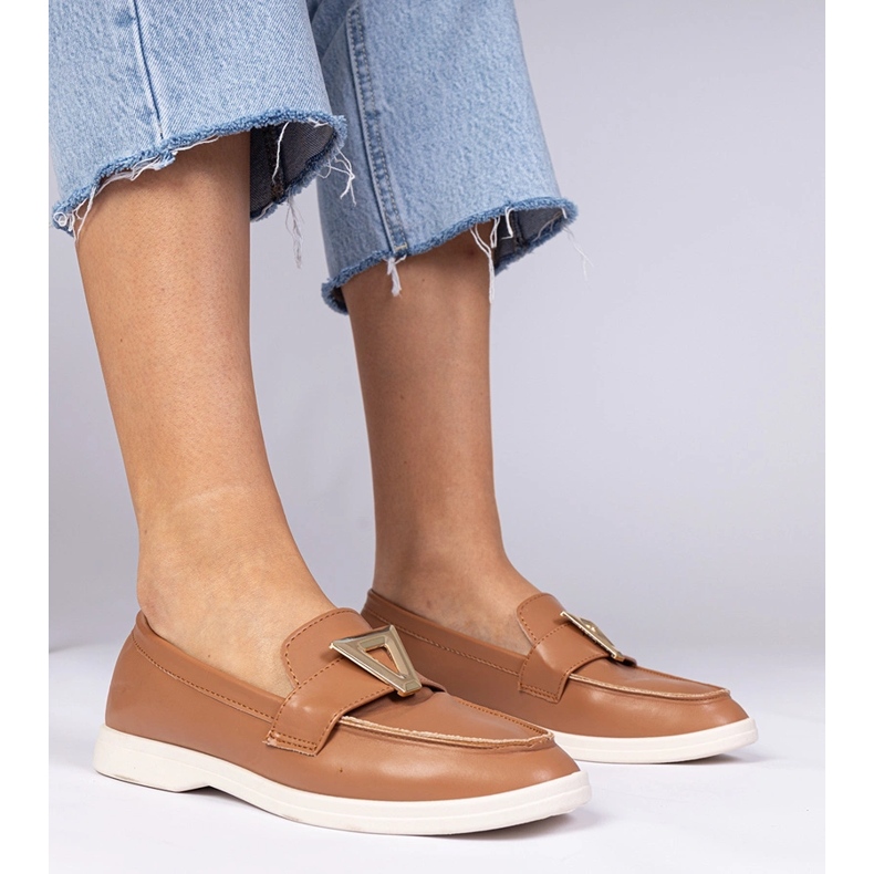 Mocasines de mujeres marrones con una decoración elegante marrón 1