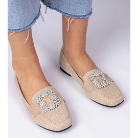 Mocasines con brillo de champán con circones dorado 4