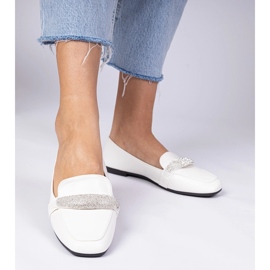 Mocasines de mujeres blancas con circones blanco 2
