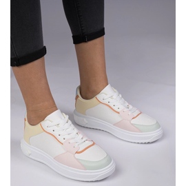 Zapatillas deportivas blancas y amarillas de cuero ecológico blanco 1 Zapatillas deportivas blancas y amarillas de cuero ecológico blanco 1