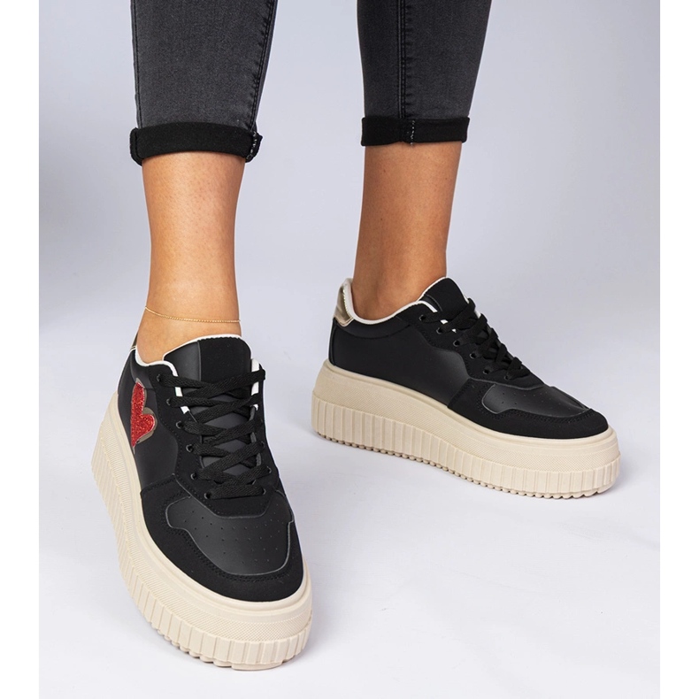 Zapatillas de deporte de mujeres negras con corazón brocado negro 1 Zapatillas de deporte de mujeres negras con corazón brocado negro 1