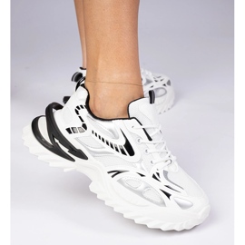Zapatillas deportivas blancas con suela maciza. blanco 1