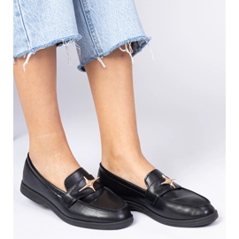 Mocasines de mujer negros con decoración dorada 2
