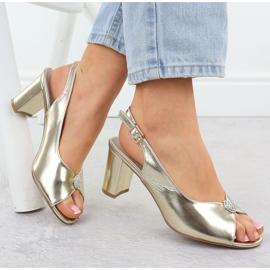 Sandalias femeninas en el Jezzi Golden Metálico Post 6985 dorado 1