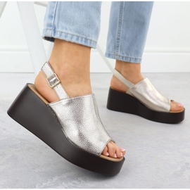Sandalias de mujeres en la plataforma Golden Jezzi 24130 dorado 2