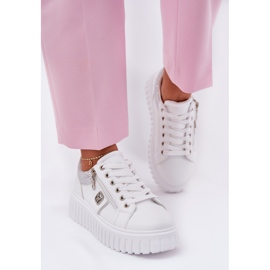 Zapatos deportivos femeninos en la plataforma con cuero ecológico blanco 3