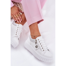 Zapatos deportivos femeninos en la plataforma con cuero ecológico blanco 7