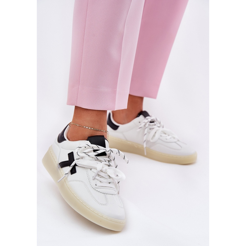Zapatos deportivos bajos para mujeres blancos 2 Zapatos deportivos bajos para mujeres blancos 2