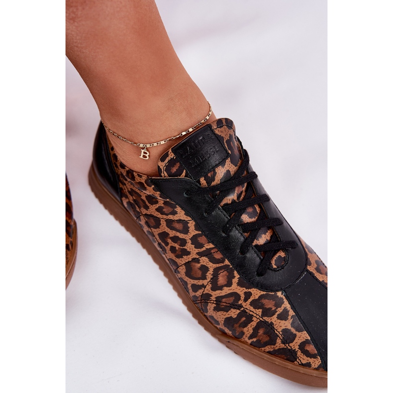 Zapatos deportivos de cuero para mujeres en leopardo estampado Laura Messi 2935 Brown marrón 2