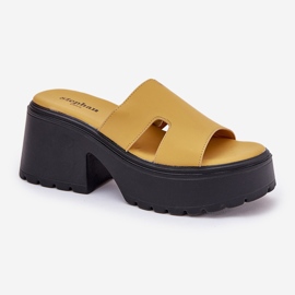 Zapatillas para mujeres en la plataforma y tacones enormes amarillos 7
