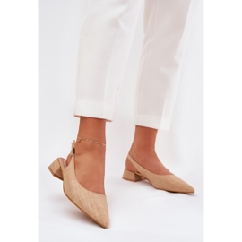 Sandalias trenzadas para mujeres con un delicado talón beige 1