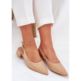 Sandalias trenzadas para mujeres con un delicado talón beige 4