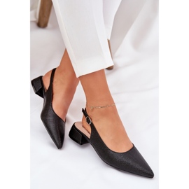 Sandalias trenzadas para mujeres con un delicado tacón negro 6