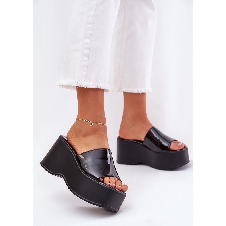 Zapatillas de mujer pintadas en la plataforma y cuñas negras negro 2