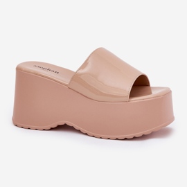 Zapatillas de mujer pintadas en la plataforma y cuñas beige 6