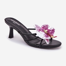 Chanclas para mujeres en un alfiler con una flor artificial negra negro 4
