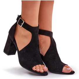 Sandalias con un patrón de trabajo abierto en el poste de ante Black Eco negro 8