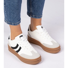 Zapatillas blancas zapatillas para mujeres con un accesorio negro blanco 4