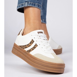 Zapatillas blancas zapatillas para mujeres con accesorio de leopardo blanco 3