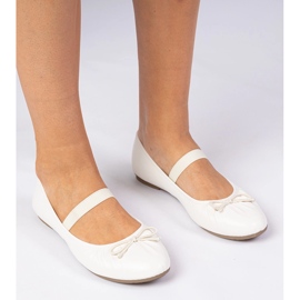 Ballerinas de mujeres blancas con arco blanco 3