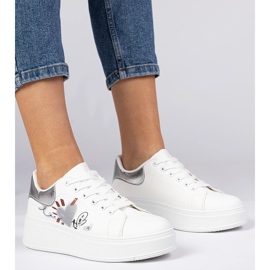 Zapatillas blancas y plateadas zapatillas deportivas para mujeres con estampado blanco 1