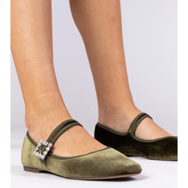 Ballerinas de terciopelo de mujeres verdes con hebilla 1