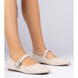 Bailarinas beige femeninas con hebilla y cristales 1