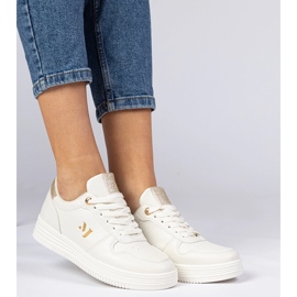 Zapatillas beige para mujeres con brocado dorado 1 Zapatillas beige para mujeres con brocado dorado 1