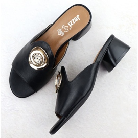 Zapatillas en el pilar negro con decoración jezzi 214 5