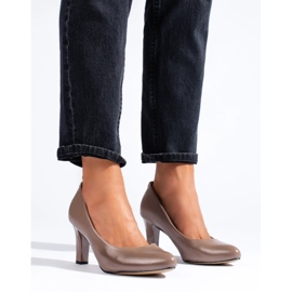 Zapatos de tacón beige oscuro clásicos de Shelovet 2