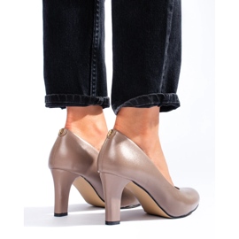 Zapatos de tacón beige oscuro clásicos de Shelovet 3