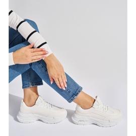 Zapatillas blancas de mujer. blanco 1 Zapatillas blancas de mujer. blanco 1