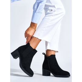 Botines negros clásicos de mujer. 1